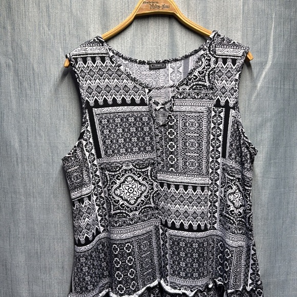 Clientele sleeveless blouse size 2-3X - Picture 3 of 9